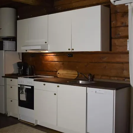Vila Pine Forest Log House *
